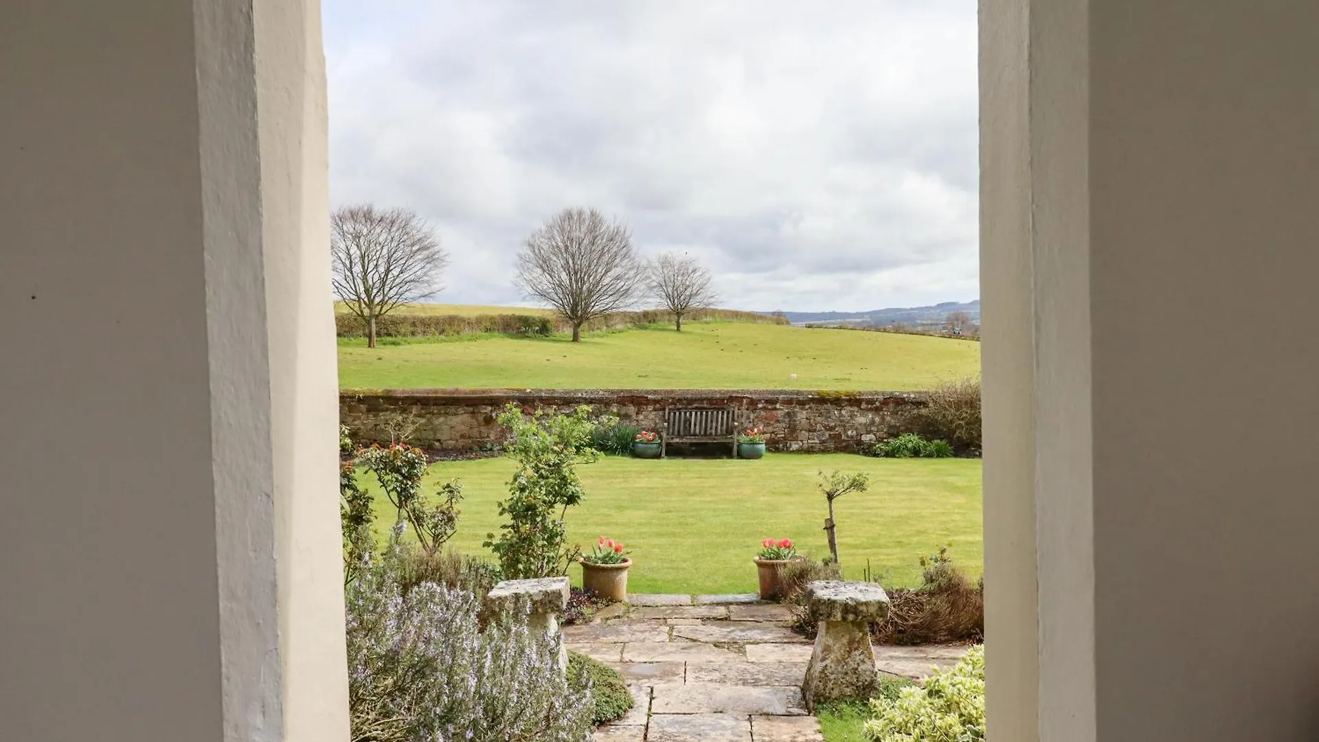 Crablake Farmhouse Exeter 0*,  United Kingdom